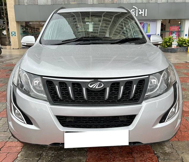 https://images10.gaadi.com/usedcar_image/4035497/original/processed_28c2226ba1270ae2fed4e9423395010c.jpg?imwidth=6402