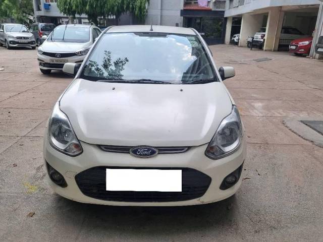 https://images10.gaadi.com/usedcar_image/4035711/original/processed_a931c4e6-cd30-48fc-8f39-f91910925813.jpg?imwidth=6400