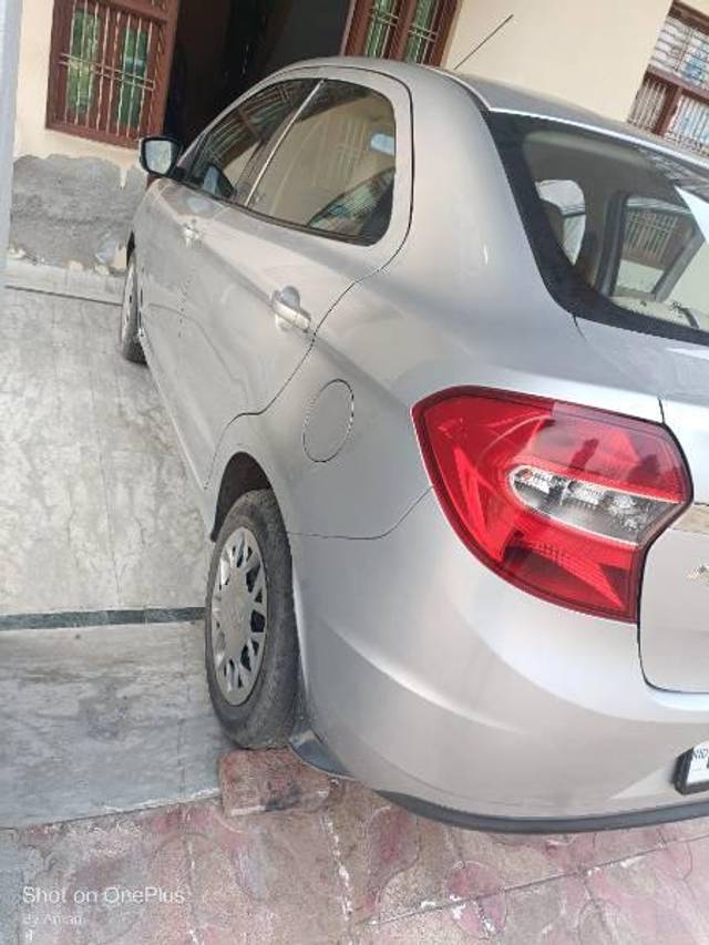 https://images10.gaadi.com/usedcar_image/4036159/original/processed_46c6568c-1fca-4b01-b471-d4abd86653cc.jpg?imwidth=6401