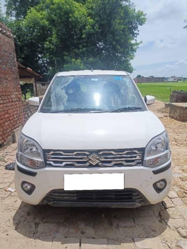 https://images10.gaadi.com/usedcar_image/4036196/original/processed_de85a3b3-6ad1-41d4-8b3a-9f1f33cc71e8.jpg?imwidth=6400