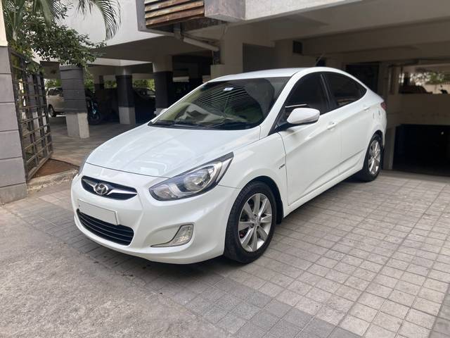 https://images10.gaadi.com/usedcar_image/4036249/original/9e374d80f001ecbeb61104e9d6a7a722.jpg?imwidth=6402