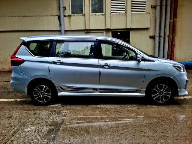 https://images10.gaadi.com/usedcar_image/4036400/original/f86ebf8a8e12d1ff6db2adf650fad3cd.jpeg?imwidth=6401