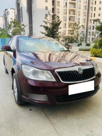 Skoda Laura 2.0 TDI AT L and K