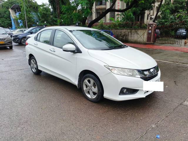 https://images10.gaadi.com/usedcar_image/4036530/original/processed_1f4810d759994740d06306f322e98e16.jpg?imwidth=6400