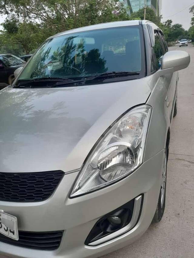 https://images10.gaadi.com/usedcar_image/4036533/original/processed_501e024036c8d1fc35b1d3f681ea4e88.jpg?imwidth=6402