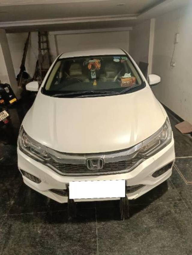 https://images10.gaadi.com/usedcar_image/4036569/original/processed_9df7d743-a31f-4112-b365-6b98dab67ad9.jpg?imwidth=6400