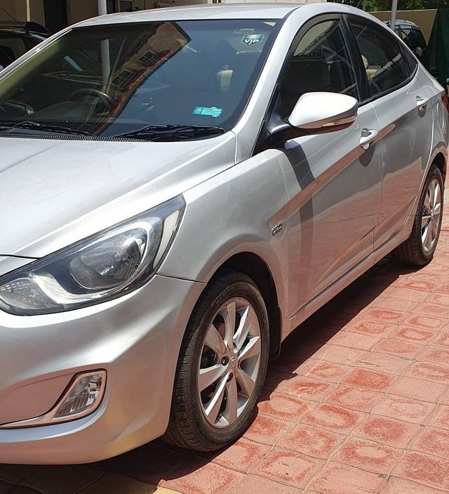 https://images10.gaadi.com/usedcar_image/4036795/original/processed_373dbabba91cb837e64ec6908a6ad64e.jpg?imwidth=6400