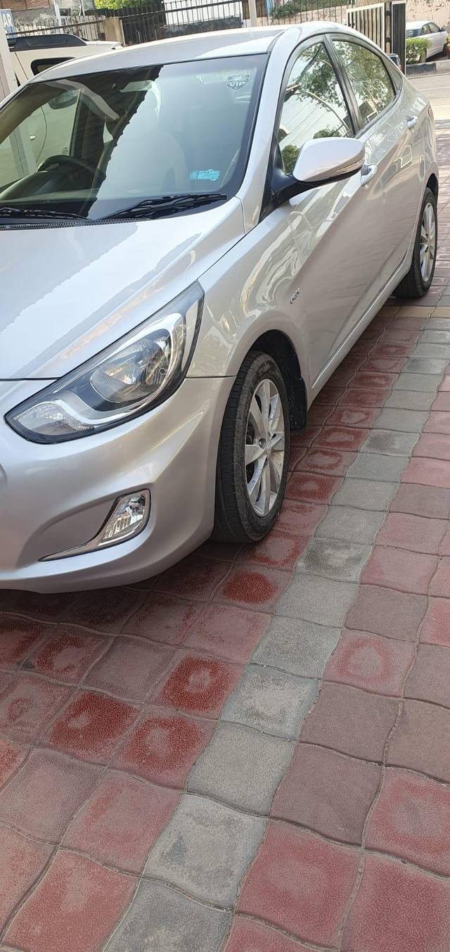 https://images10.gaadi.com/usedcar_image/4036795/original/processed_b65afe62c17509bc04959bb30964a688.jpg?imwidth=6401