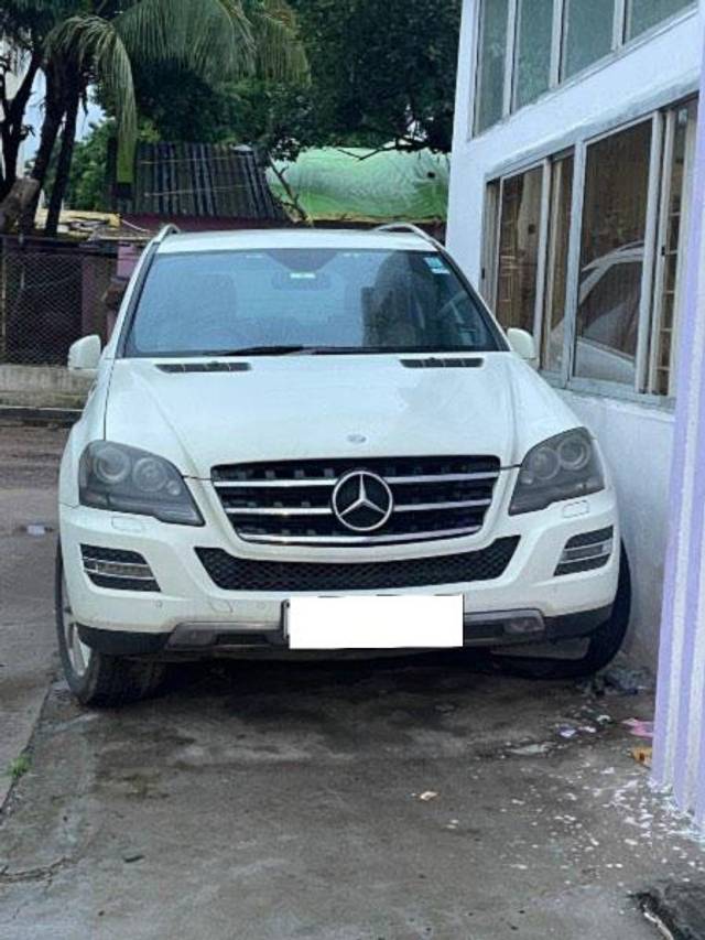 https://images10.gaadi.com/usedcar_image/4037202/original/processed_c668b5a3-9969-4352-892a-5b19fe923211.jpeg?imwidth=6401