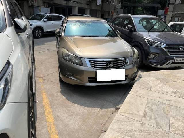 https://images10.gaadi.com/usedcar_image/4037299/original/processed_5aa656ee-3f3a-464b-a938-078b3c02fd90.jpg?imwidth=6400