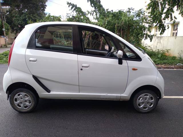 https://images10.gaadi.com/usedcar_image/4037342/original/5969bcd71715eb0742d7feb9aef7f6da.jpg?imwidth=6401