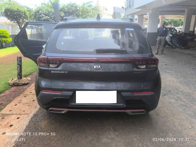 https://images10.gaadi.com/usedcar_image/4037384/original/processed_b59ddb01-7171-41db-ad4f-87434bf0debe.jpg?imwidth=6401