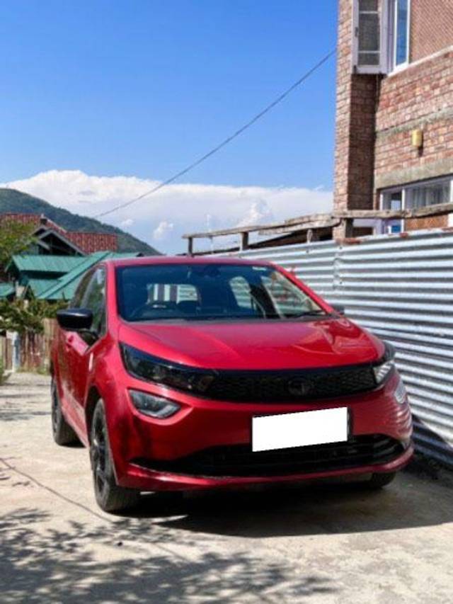 https://images10.gaadi.com/usedcar_image/4037575/original/processed_4c9cea24-65f4-439d-9629-f744ffb9bdb3.jpg?imwidth=6400