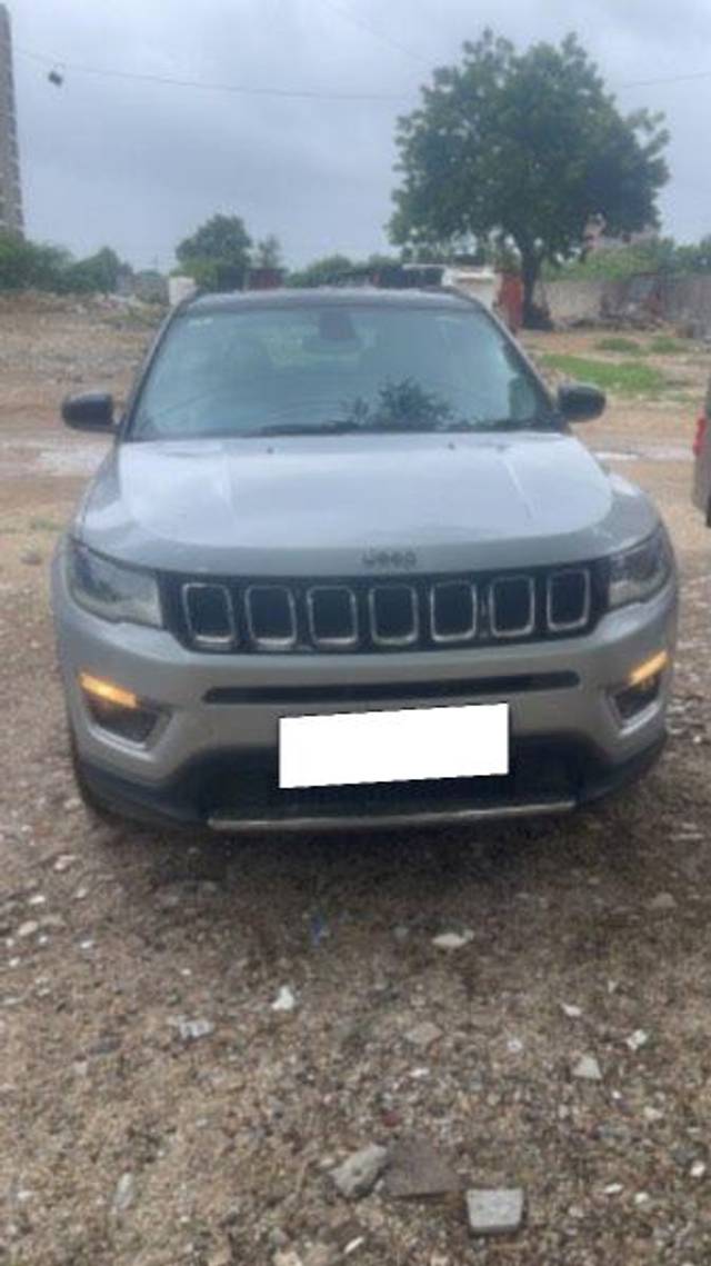 https://images10.gaadi.com/usedcar_image/4037962/original/processed_eccf7879-4248-45c4-8b0c-62d35f32e889.jpeg?imwidth=6402