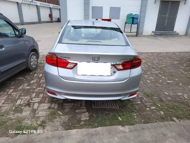 https://images10.gaadi.com/usedcar_image/4037981/original/processed_05a2003f-1f86-47ec-b5cf-285fda832e0d.jpg?imwidth=6401