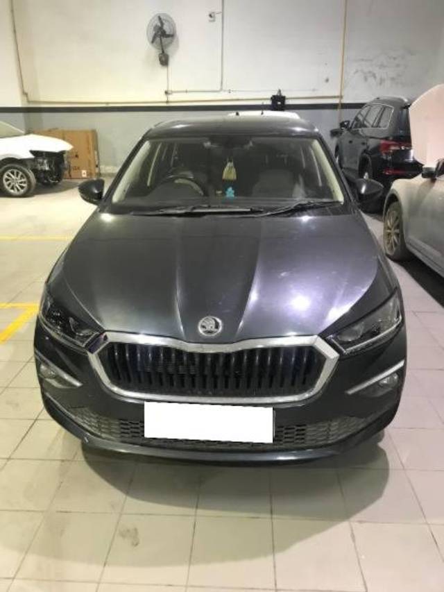 https://images10.gaadi.com/usedcar_image/4038007/original/processed_c0fff408-4e49-478e-8a7f-b712ca20e4b8.jpg?imwidth=6401