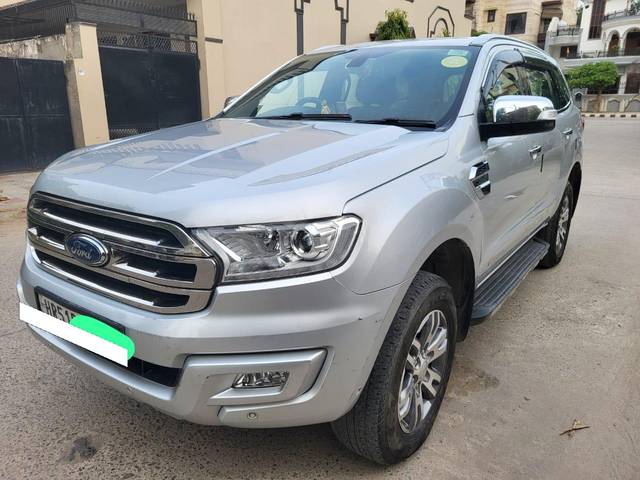 https://images10.gaadi.com/usedcar_image/4038038/original/processed_9d6ee67f5347f8aa39af4693dc074a7c.jpg?imwidth=6400