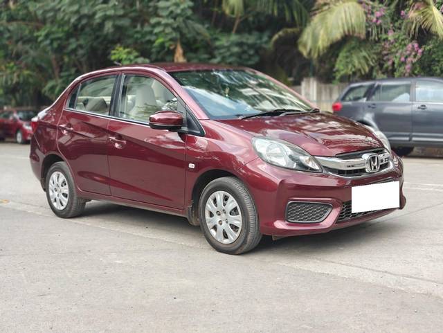 https://images10.gaadi.com/usedcar_image/4038100/original/processed_dc051a0f2062c83ffb822eb1243b3293.jpg?imwidth=6400