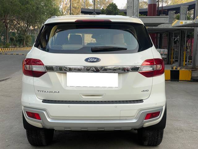 https://images10.gaadi.com/usedcar_image/4038346/original/processed_a22dafb7092a99af21cc5e36b887bab2.jpg?imwidth=6402