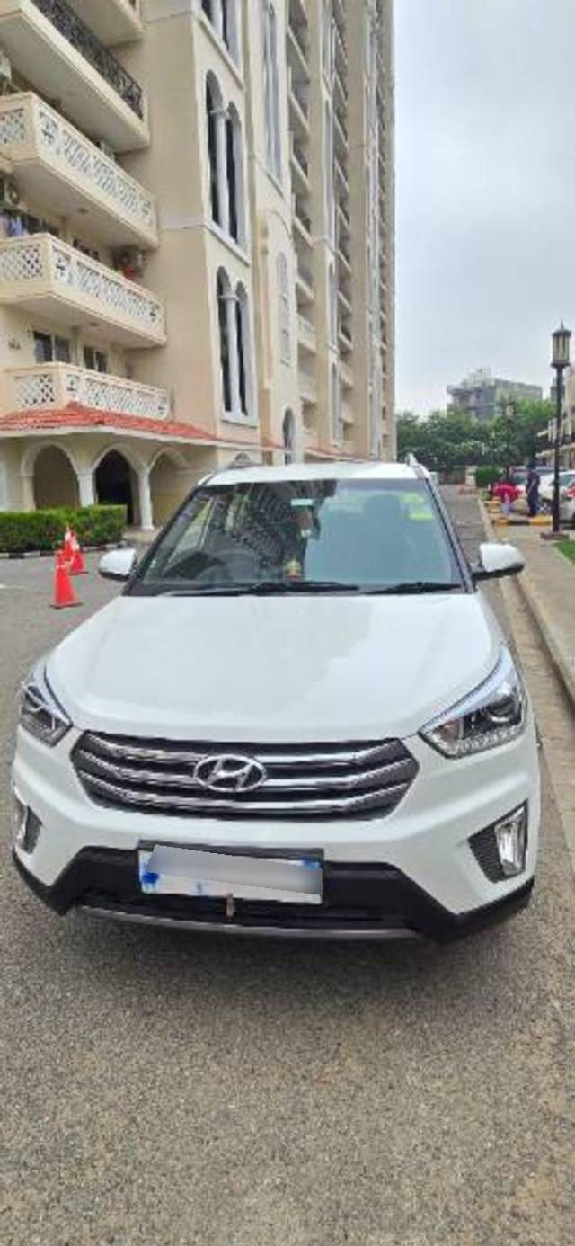 https://images10.gaadi.com/usedcar_image/4038648/original/processed_5af1edfe-184a-4b70-bf2c-ce64ad194eb1.jpg?imwidth=6402