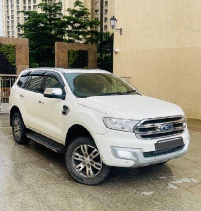 https://images10.gaadi.com/usedcar_image/4038675/original/processed_b47709fd-f93f-4607-86a3-a27d2490dbd6.jpg?imwidth=6400