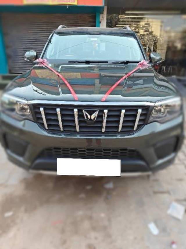 https://images10.gaadi.com/usedcar_image/4038795/original/processed_86ee0c83-b3c1-45d7-a0ec-cc489a2ff072.jpg?imwidth=6400