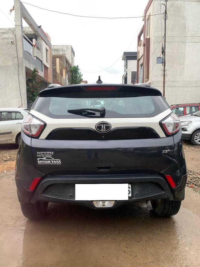 https://images10.gaadi.com/usedcar_image/4038924/original/processed_9d470725a83b487cf4c0d1f84134dc1f.jpg?imwidth=6402