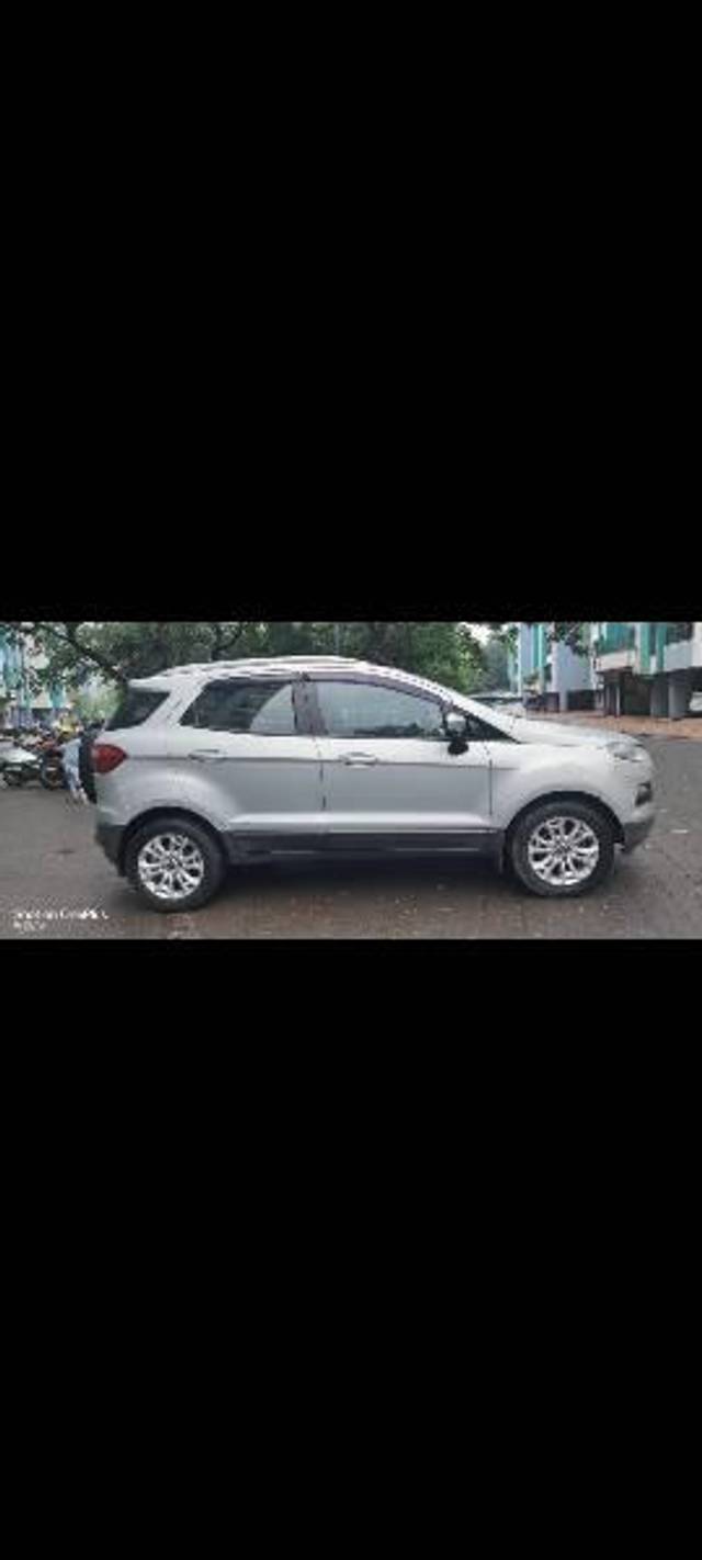 https://images10.gaadi.com/usedcar_image/4038961/original/processed_ee9c2ee7-4798-4e41-8663-65836c53ea25.jpg?imwidth=6402