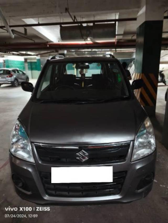 https://images10.gaadi.com/usedcar_image/4039055/original/processed_a2765ba3-a85d-4ddd-85dc-22d36218403f.jpg?imwidth=6400