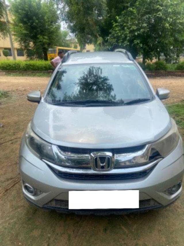 https://images10.gaadi.com/usedcar_image/4039084/original/processed_9ca36098-3538-4d02-b550-8755e8d149e6.jpeg?imwidth=6400