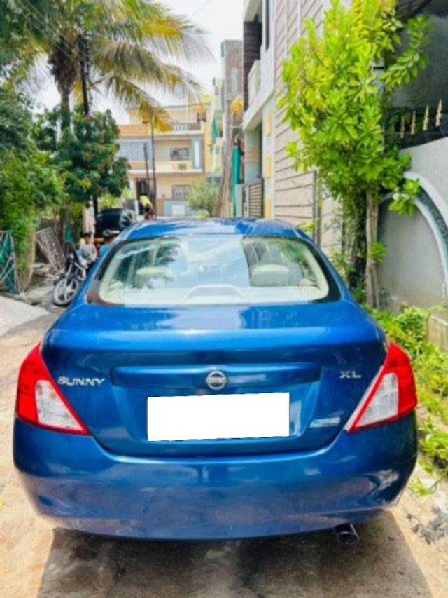 https://images10.gaadi.com/usedcar_image/4039186/original/processed_e840df5a-f922-4ed8-8bbd-5c9213c82454.jpg?imwidth=6401