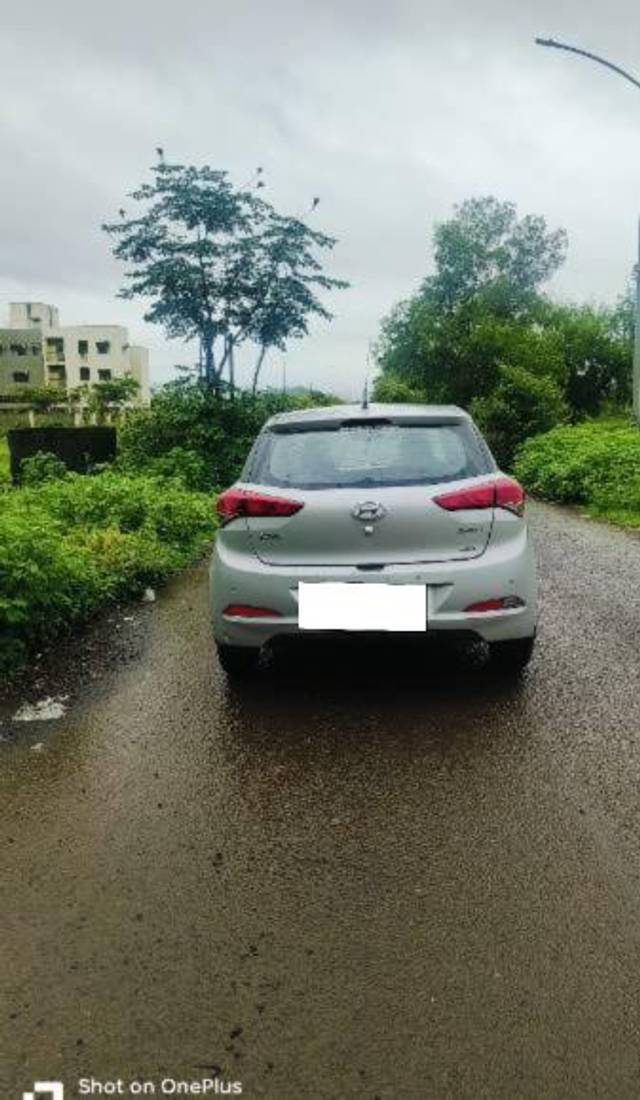 https://images10.gaadi.com/usedcar_image/4039203/original/processed_1525a0e9-137a-4dcf-b004-733ee51ecd13.jpg?imwidth=6401