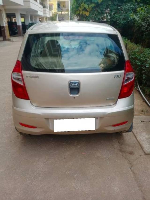 https://images10.gaadi.com/usedcar_image/4039270/original/processed_89d4ed56-f38c-458d-a643-17fceb763230.jpg?imwidth=6401