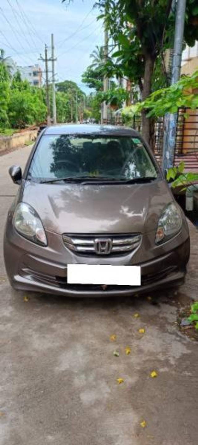 https://images10.gaadi.com/usedcar_image/4039562/original/processed_236ab650-be87-414d-8c0e-f6ecee38b23a.jpg?imwidth=6400