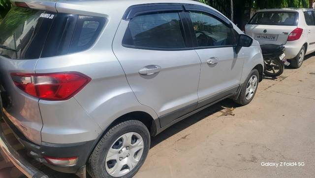 https://images10.gaadi.com/usedcar_image/4039631/original/processed_4563d52b-178f-47d3-9ac4-32af53599630.jpg?imwidth=6401