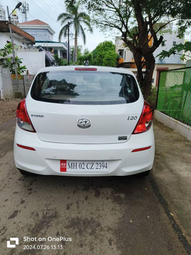 https://images10.gaadi.com/usedcar_image/4039697/original/processed_95123d8df3d9bd91228045b46e39e963.jpg?imwidth=6402