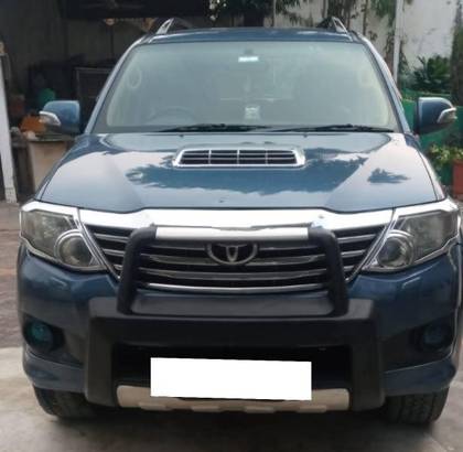 Toyota Fortuner 4x2 Manual