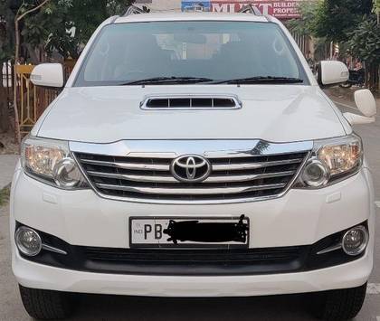 Toyota Fortuner 4x2 Manual