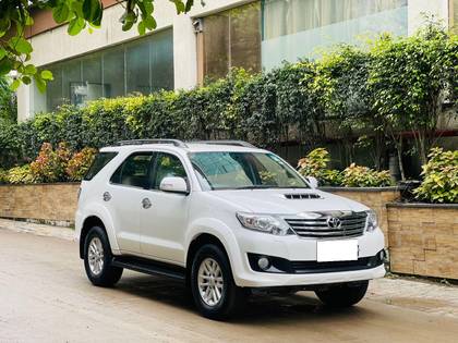 Toyota Fortuner 4x2 AT