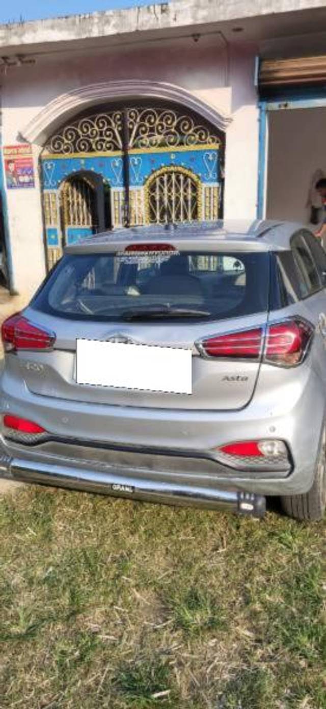 https://images10.gaadi.com/usedcar_image/4040519/original/processed_b682e2ea-208b-435c-936c-ca82042f591c.jpg?imwidth=6401