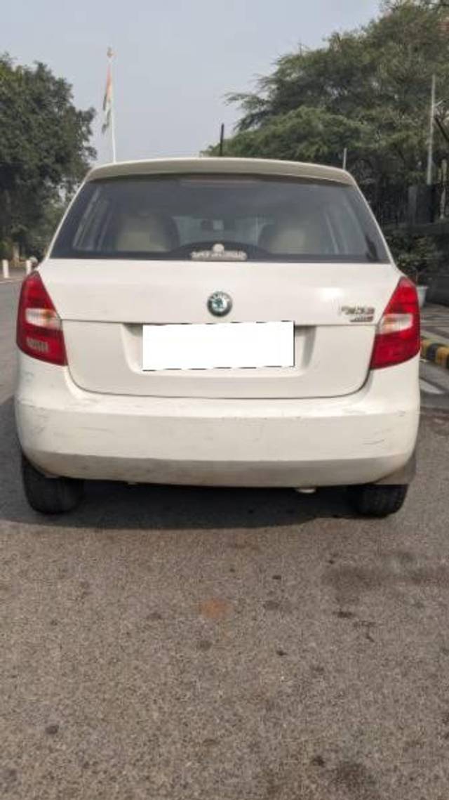 https://images10.gaadi.com/usedcar_image/4040716/original/processed_6faac980-15e4-4489-8f30-c610d89e1e11.jpg?imwidth=6402