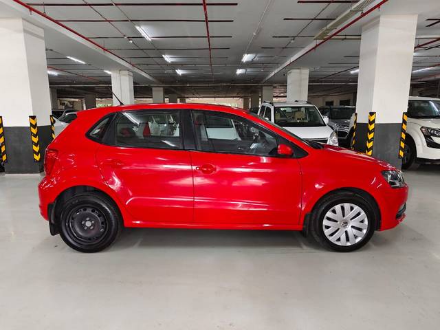 https://images10.gaadi.com/usedcar_image/4040814/original/952cf00973493c35676a6d3940f9be58.jpg?imwidth=6401