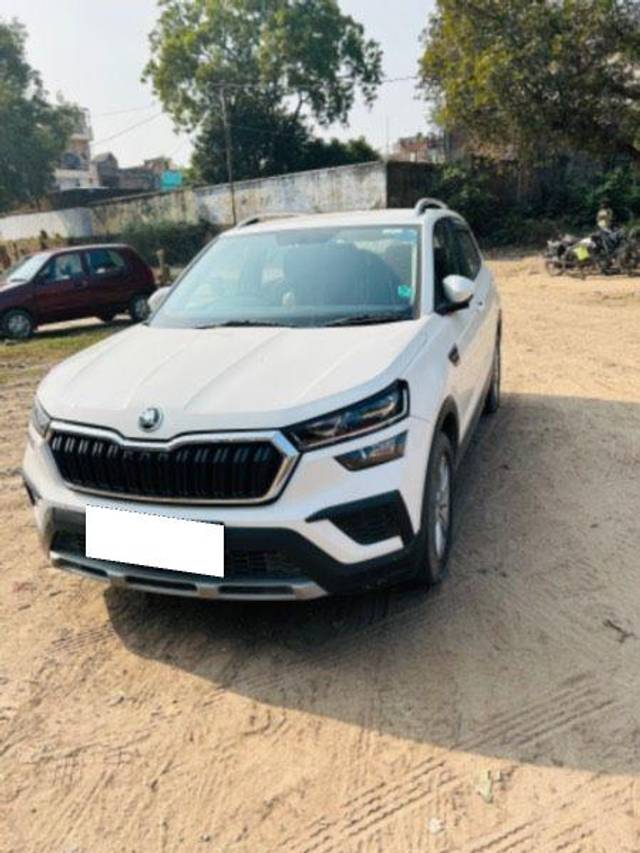 https://images10.gaadi.com/usedcar_image/4040943/original/processed_54ed3eea-600f-4bc1-afdf-64588c3a718d.jpeg?imwidth=6400