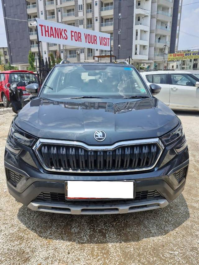 https://images10.gaadi.com/usedcar_image/4040950/original/processed_5631887482cfb676e072865e13b56983.jpeg?imwidth=6400