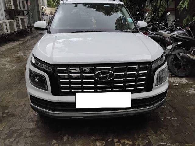 https://images10.gaadi.com/usedcar_image/4041153/original/processed_9fa845ce-6331-492d-a0cc-da5809b8ea25.jpg?imwidth=6401