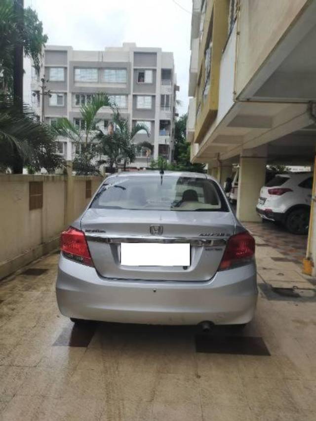 https://images10.gaadi.com/usedcar_image/4041213/original/processed_3cf49257-510a-4fbf-9df6-099e31553542.jpg?imwidth=6401