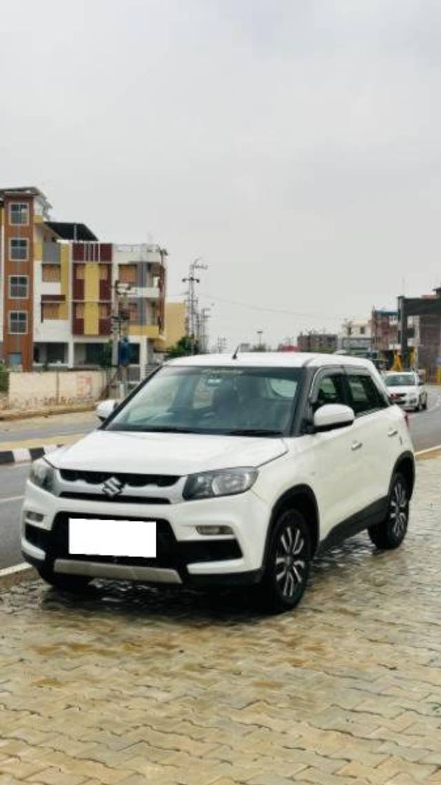 https://images10.gaadi.com/usedcar_image/4041245/original/processed_a19f27a6-6058-4f05-a132-144c56908493.jpg?imwidth=6402