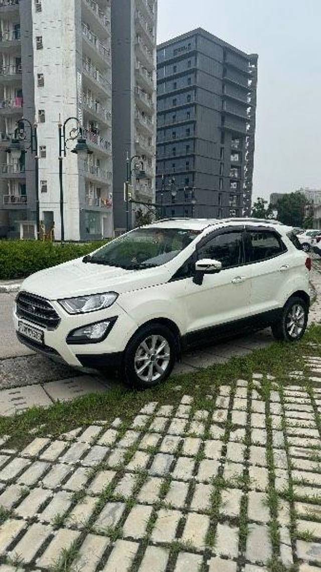 https://images10.gaadi.com/usedcar_image/4041262/original/processed_dadf3dc0-0d10-4099-bda0-d4e8b7bcd131.jpg?imwidth=6402