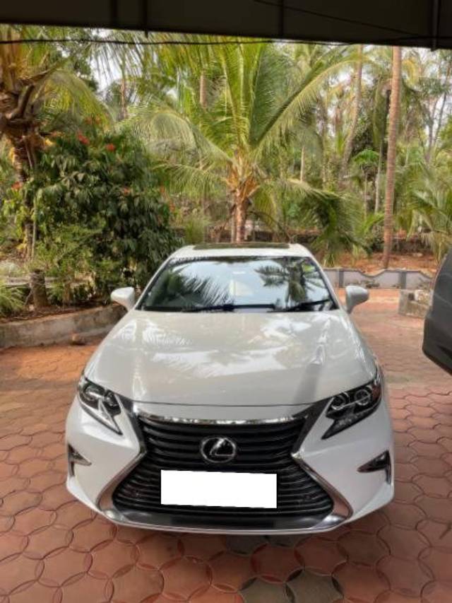 https://images10.gaadi.com/usedcar_image/4041434/original/processed_760d685c-7eac-4345-86d9-db048ae207ea.jpg?imwidth=6400