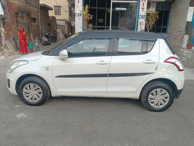 https://images10.gaadi.com/usedcar_image/4041511/original/processed_9851c33cd9cb1529a53f03cf254205e0.jpg?imwidth=6402